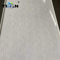 Lambris de Plafond Maison et Panneaux Muraux en PVC Faux Plafond Design en Guyane