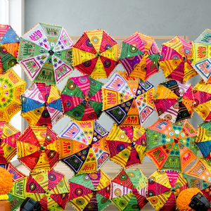 Parapluies de mariage élégants en gros avec fleurs, parapluies de mariage magnifiques aux designs variés, parapluies décorés pour mariages indiens - Product Image 3