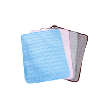 Coussin rafraîchissant pour animaux de compagnie en soie glacée, confortable et respirant, imperméable, pour chat et chien, avec support lombaire et coussin de siège – Idéal pour l'été