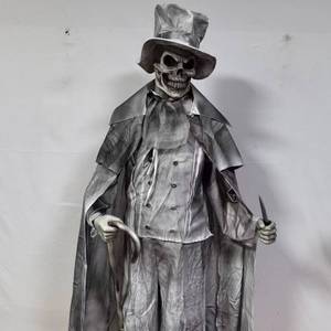 <strong>2025</strong> New <strong>Halloween</strong> Wholesale Haunted 72 Inch Horror Reality Skeleton Gentleman Outdoor Indoor <strong>Animatronic</strong> Decoration - Product Image 5