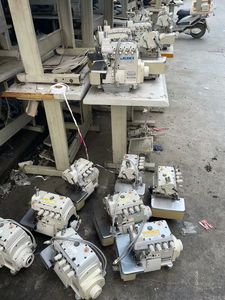 Jordon <span class=keywords><strong>magasin</strong></span> d'occasion bon état nouveau modèle jukis 6814S surjet machine à coudre industrielle ensemble complet en gros - Product Image 5