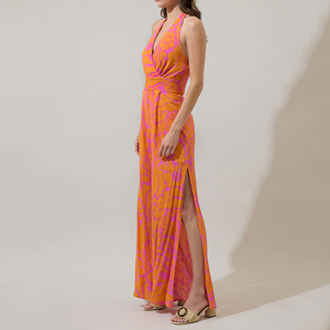 Mono a la moda con estampado hawaiano, corte en V profundo, pierna ancha y abertura, hecho a medida, de alta calidad, 100% rayón, suave. - Product Image 2