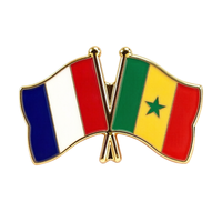 Vente en gros de broches de revers personnalisées en métal émaillé avec drapeau national croisé pour souvenirs d'entreprise