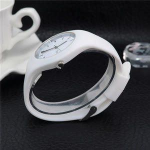 Montre tendance pour <span class=keywords><strong>homme</strong></span> et femme, couleur <span class=keywords><strong>crème</strong></span>, ultra-fine, cadeau tendance, bracelet en silicone, montre de loisirs, montre-bracelet Genève, montres en gelée pour femme - Product Image 4