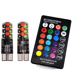 Vente flash : Feux de plaque d'immatriculation LED pour voiture T10 RGB 5050 6 SMD 12V avec télécommande et clignotants, garantie 2 ans - Product Image 1
