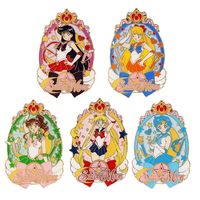 Vente en gros de figurines d'anime Sailor Moon de haute qualité, badges en émail dur, accessoires de dessins animés