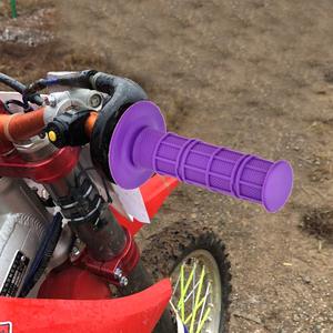Poignée de guidon universelle en alliage d'aluminium violet 22 mm 7/8 pouces, caoutchouc souple, confort racing - Product Image 4