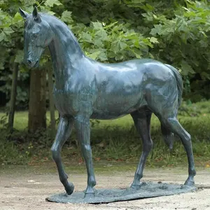 Jardin extérieur patine antiquaire petite sculpture de cheval en laiton