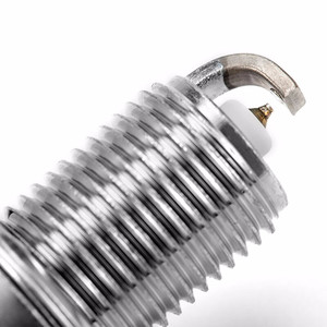 หัวเทียน NGK เทคโนโลยีการซีลที่ได้รับการปรับปรุง ชิ้นส่วนจุดระเบิดอัตโนมัติ ป้องกันการรั่วไหลของอากาศเพื่อประสิทธิภาพการเผาไหม้ที่มั่นคง - Product Image 5