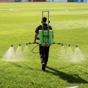 Pulvérisateur à pression électrique 16L en plastique PP haute efficacité et économie d'eau Farmer Brother pour jardin, pelouse et ferme - Product Image 2