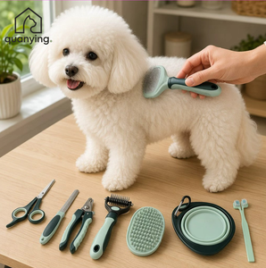 Kit <span class=keywords><strong>de</strong></span> Aseo para Mascotas <span class=keywords><strong>de</strong></span> 8 Piezas Color Verde Oliva, Juego Completo con Cepillo, Peine y Cortauñas para Perros, Gatos y Mascotas Pequeñas - Product Image 1
