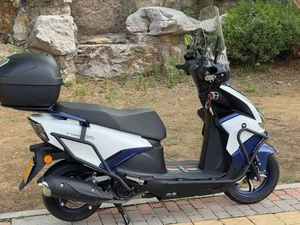 <span class=keywords><strong>Scooter</strong></span> urbain QJMOTOR SRV125 |   125cc 6,9 kW |   Options CBS/ABS+TCS, siège bas de 750 mm - Product Image 5