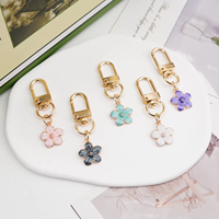 Ventes chaudes 2024 - Porte-clés personnalisés en métal émaillé avec fleur de cerisier pour femmes et filles