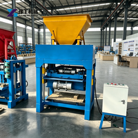 Machine manuelle de fabrication de briques en ciment avec une capacité de 5 à 7 briques pour les travaux de jardinage et de cheminement à domicile