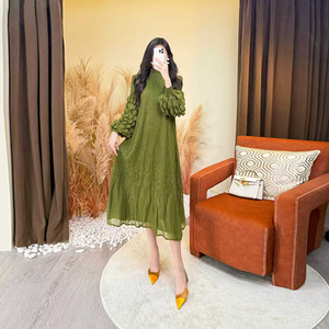 <span class=keywords><strong>Tenue</strong></span> musulmane <span class=keywords><strong>traditionnelle</strong></span> ample en polyester : robe décontractée plissée pour femmes - Product Image 5