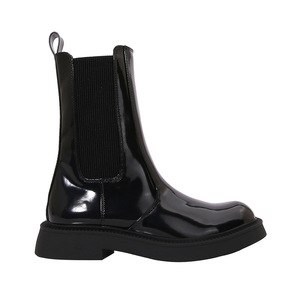 YL7469 nuove scarpe da donna per la giornata di pioggia: stivaletti neri con suola spessa e alla moda - Product Image 1