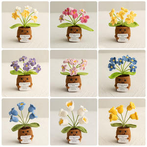 Produits finis de décoration de bureau et de décoration florale, tissés à la main, en pot, avec figurines de cartes à tenir à la main - Product Image 3