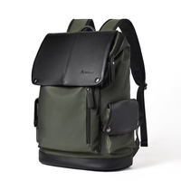 Sac à dos élégant pour ordinateur portable avec rabat, logo personnalisable disponible, résistant à l'eau, multiples poches de rangement pour les trajets professionnels