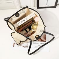 Nouvelle collection printemps : Sac fourre-tout de plage pour femme, grand format, luxe minimaliste, tissé ajouré, avec bouton magnétique et surpiqûres contrastées