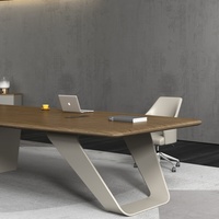 Ensemble de table et de chaises de conférence moderne pour hôtel, mobilier de bureau durable et écologique avec pieds en métal