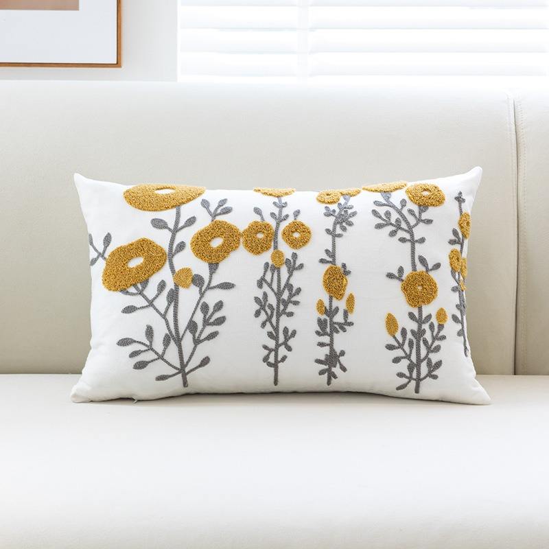 หมอนรองเอวลายดอกไม้สีเหลือง First Clear Day