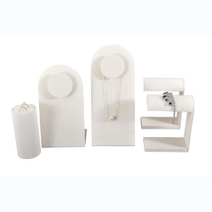 Expositor vertical de joyería de cuero PU al por mayor, soporte vertical para anillos y collares, organizador de accesorios de joyería para colgar. - Product Image 3