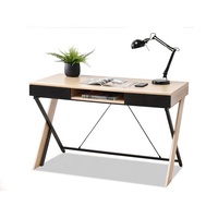 Bureau de travail contemporain pour la maison avec tiroirs ouverts et fermés pour le rangement, idéal pour le bureau ou le salon, construction de haute qualité en panneaux de particules