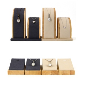 Présentoirs à bijoux en bois personnalisés en gros, supports de rangement pour bijoux, présentoirs pour colliers - Product Image 1