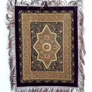 Tapiz Zari Jewel con bordado Zardozsi, tapiz artesanal tradicional hecho a máquina. - Product Image 1