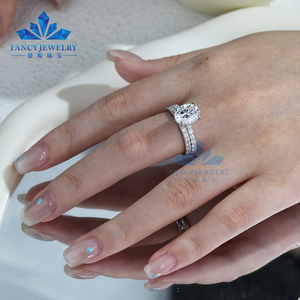 Fabriek Custom 10K 14K 18K Massief Goud 4ct Ovale Moissanite Verborgen Halo Verlovingsring Set Met D Kleur Gra Gecertificeerd Voor Feest - Product Image 3