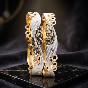 Venta al por mayor de brazaletes CNC chapados en dos tonos, joyería de brazaletes de moda, brazaletes CNC modernos de doble tono, brazaletes de uso diario de dos tonos. - Product Image 2