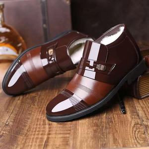 Chaussures décontractées pour hommes en cuir verni, style business, doublure en polaire chaude, style One Kick, bottes d'hiver noires - Product Image 4