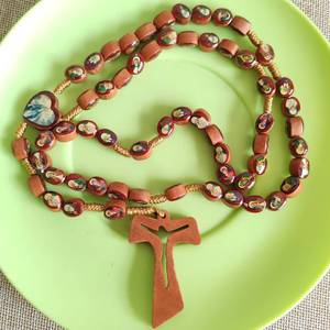 Collana Rosario Religiosa all'Ingrosso con Perle Ovali in Legno e Sanità in Resina Epossidica, Rosario Cattolico con Medaglia della Vergine Maria e Croce - Product Image 3