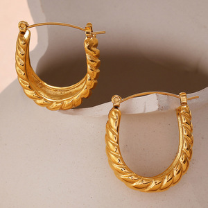 Pendientes Huggie con Textura en Forma de U, Chapados en Oro y Plata, Acero Inoxidable, 18K, para Uso Diario, Joyería de Moda para Mujer - Product Image 3