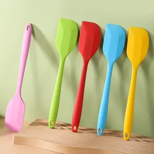 Spatule en silicone de qualité alimentaire de marque privée personnalisée grande taille outil de cuisson résistant à la chaleur grattoir outils de cuisine