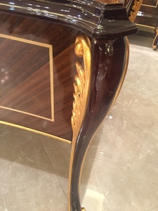 <span class=keywords><strong>Mesa</strong></span> de <span class=keywords><strong>oficina</strong></span> tallada de madera sólida de diseño italiano de Muebles clásicos de lujo - Product Image 4