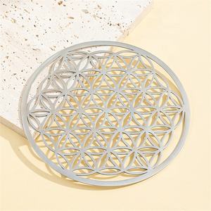 Yiwu Aceon Filigrana de acero inoxidable Corte láser Personalizado Obra DE ARTE hueca de gran tamaño Geometría Flor DE LA VIDA 18cm Colgante de moneda redonda grande - Product Image 4