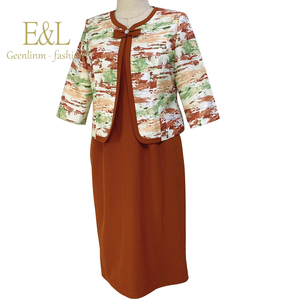Traje de Falda para Oficina para Mujer, Última Moda, 100% Poliéster, con Botones y Apliques de Lazo - Product Image 2