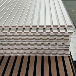 Panneaux acoustiques Akuslat modernes en bois de décoration intérieure à bas <span class=keywords><strong>prix</strong></span> par usine couleur <span class=keywords><strong>blanche</strong></span> personnalisation de réduction du bruit enveloppée à 3 faces - Product Image 5
