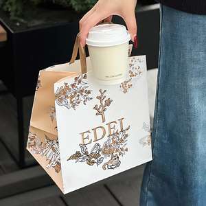 ถุงกระดาษคราฟท์สีน้ำตาลแบบกำหนดเอง เป็นมิตรกับสิ่งแวดล้อม ย่อยสลายได้ สำหรับกาแฟ นม ชา เครื่องดื่ม บรรจุภัณฑ์แบบพกพาสำหรับซื้อกลับบ้าน - Product Image 2