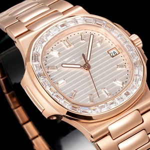 Reloj Mecánico de Lujo en Tono Platino con Diamantes Personalizados en Relieve Horizontal, Ideal para Personas Importantes, Regalo de Aniversario - Product Image 2