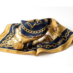 Écharpe carrée de luxe 100 % soie pour femme, motif imprimé numérique cheval et chaîne, accessoire de mode toutes saisons, châle multifonctionnel - Product Image 1