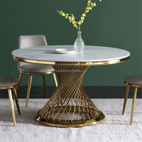 Meuble de salle à manger de grande quantité, cadre en acier inoxydable doré, marbre blanc, table supérieure à manger