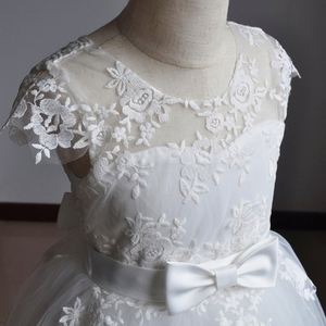 Vestido <span class=keywords><strong>de</strong></span> Niña <span class=keywords><strong>de</strong></span> las Flores Blanco con Encaje Elegante y Bordado, Diseño <span class=keywords><strong>de</strong></span> Princesa <span class=keywords><strong>para</strong></span> Bodas y Primera Comunión - Product Image 3