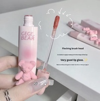 Gloss à lèvres éclaircissant longue tenue effet mat velours rose adorable, marque privée, maquillage non-transfert