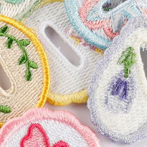 Nouvelles Broderies, Patchs Brodés de Formes Variées, Patchs à Boutons pour la Décoration des Vêtements - Product Image 3