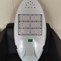Lampadaires LED industriels intelligents IP66 100W-400W pour poteaux et parkings, luminaires routiers