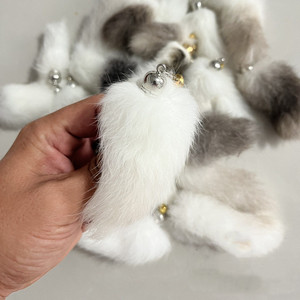 Jouet pour chat naturel en queue de lapin parfumée pour le jeu autonome, soulagement de l'ennui, jouet suspendu pour chat avec clochette pour l'entretenir - Product Image 3