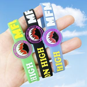 Pulsera de Silicona Personalizada de 12 mm para Iglesia en Nigeria, Brazalete de Goma con Logotipo Personalizado en Relieve - Product Image 6