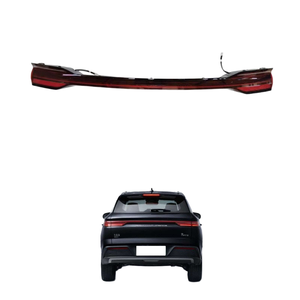 Feu arrière central LED rouge à lentille PC enduite, emballage neutre pour exportation en gros, lumière <span class=keywords><strong>de</strong></span> signalisation DIY adaptable pour BYD Song PLUS DM-i EV - Product Image 1